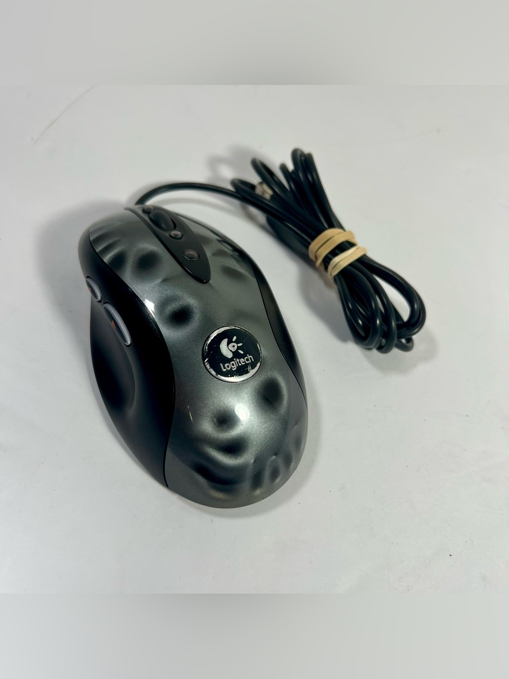 Logitech MX518 Wired Optical Gaming Mouse M/N M-BS81A P/N Thumb Button 16000 DPI